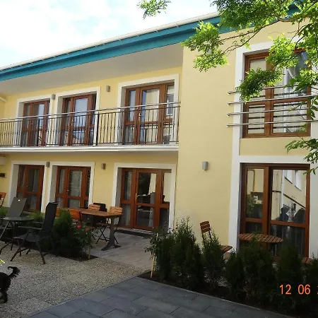 Apartamenty I Pokoje - Dom Goscinny Pasja -2 Minuty Do Plazy Dzwirzyno Exterior photo