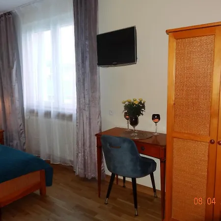 Apartamenty I Pokoje - Dom Goscinny Pasja -2 Minuty Do Plazy Dzwirzyno Exterior photo