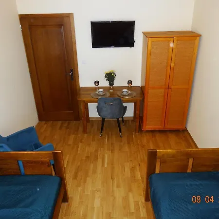 Apartamenty I Pokoje - Dom Goscinny Pasja -2 Minuty Do Plazy Dzwirzyno Exterior photo