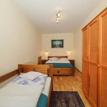 Apartamenty I Pokoje - Dom Goscinny Pasja -2 Minuty Do Plazy Dzwirzyno Exterior photo