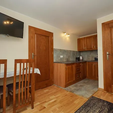 Apartamenty I Pokoje - Dom Goscinny Pasja -2 Minuty Do Plazy Dzwirzyno Exterior photo