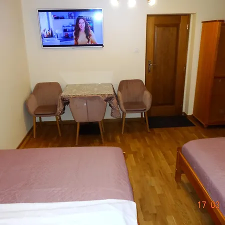 Apartamenty I Pokoje - Dom Goscinny Pasja -2 Minuty Do Plazy Dzwirzyno Exterior photo