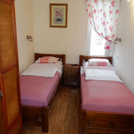Apartamenty I Pokoje - Dom Goscinny Pasja -2 Minuty Do Plazy Dzwirzyno Exterior photo