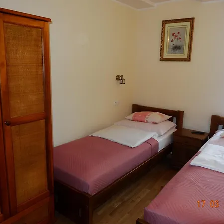 Apartamenty I Pokoje - Dom Goscinny Pasja -2 Minuty Do Plazy Dzwirzyno Exterior photo