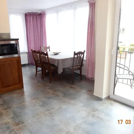 Apartamenty I Pokoje - Dom Goscinny Pasja -2 Minuty Do Plazy Dzwirzyno Exterior photo