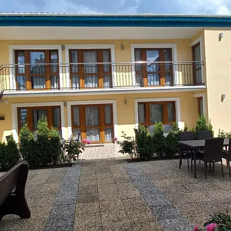Apartamenty I Pokoje - Dom Goscinny Pasja -2 Minuty Do Plazy Dzwirzyno Exterior photo